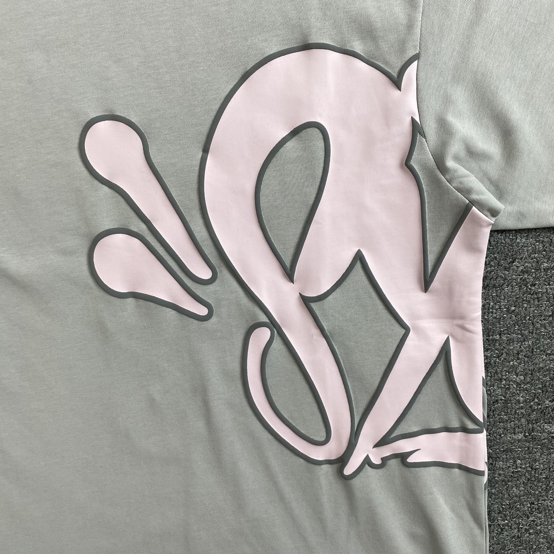 SYNA WORLD T-SHIRT GREY PINK - Vanté®