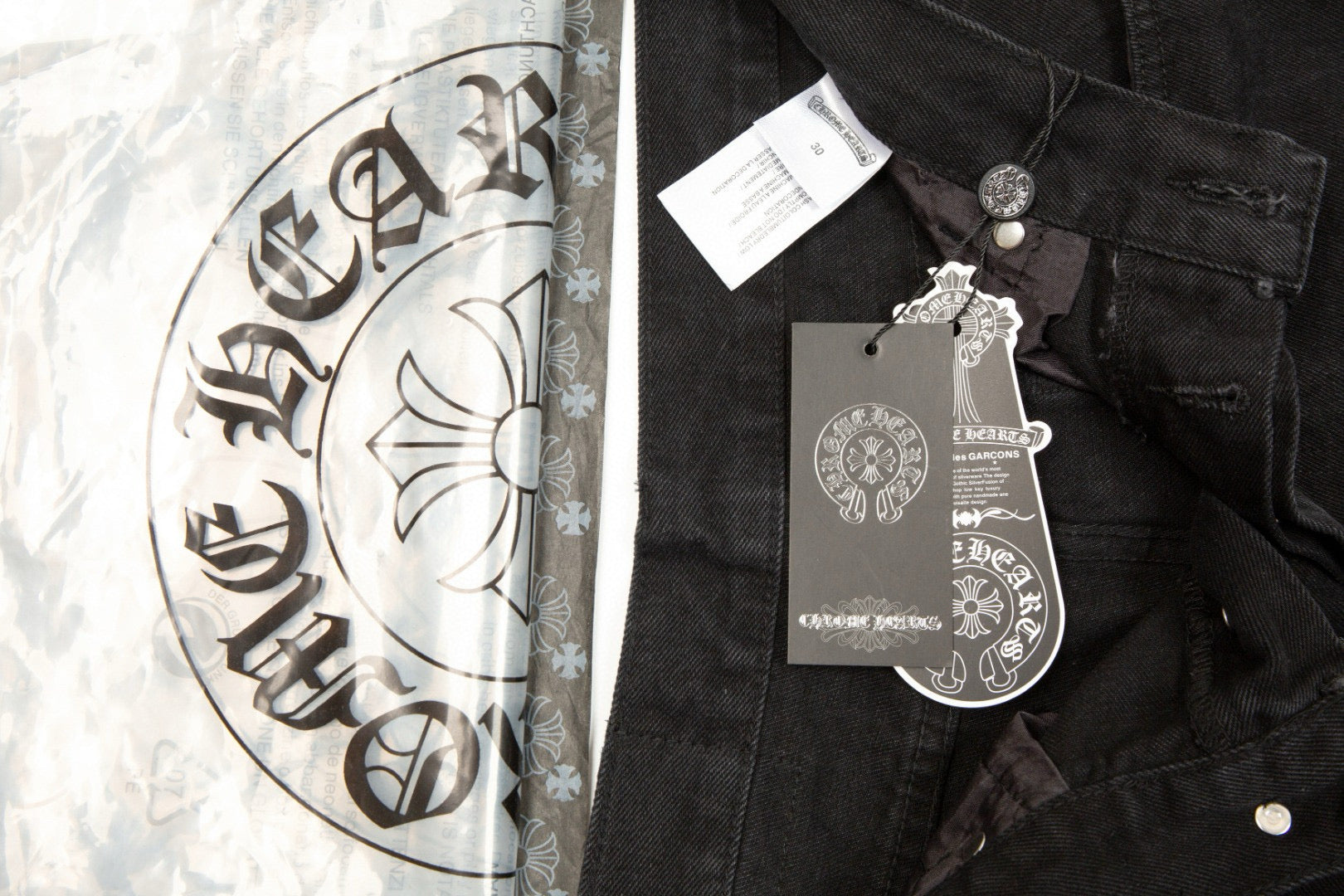 CHROME HEARTS BLACK CROSS PATCH JEANS BLACK - Vanté®