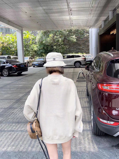 Fear of God Essentials "1977" Sweatshirt - Vanté®