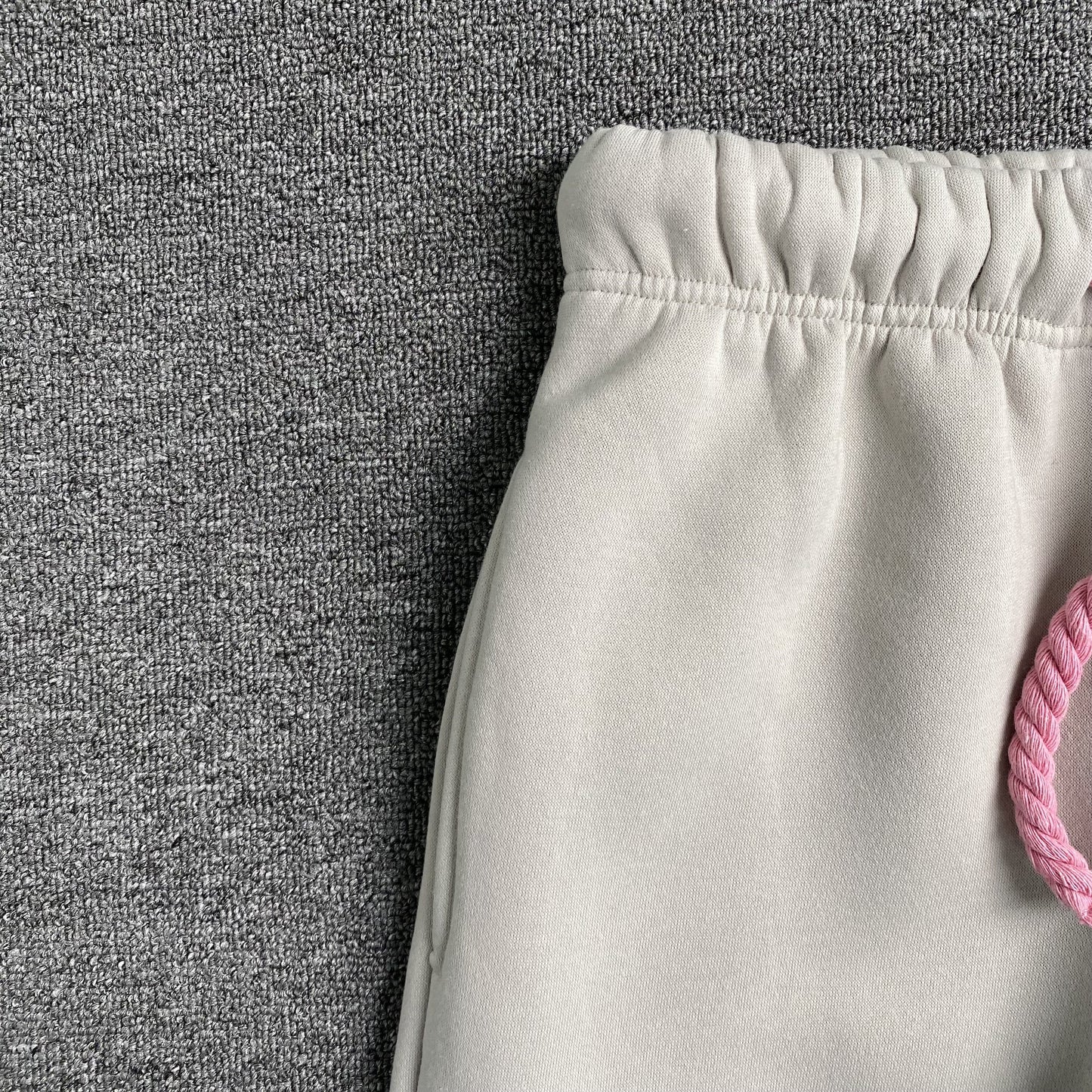 SYNA WORLD SYNA LOGO SWEATPANTS GREY PINK - Vanté®