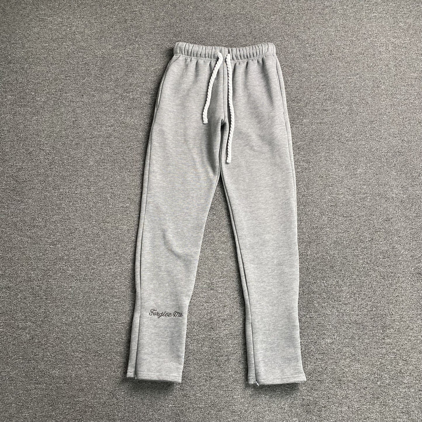 SYNA WORLD SYNA LOGO SWEATPANTS GREY - Vanté®