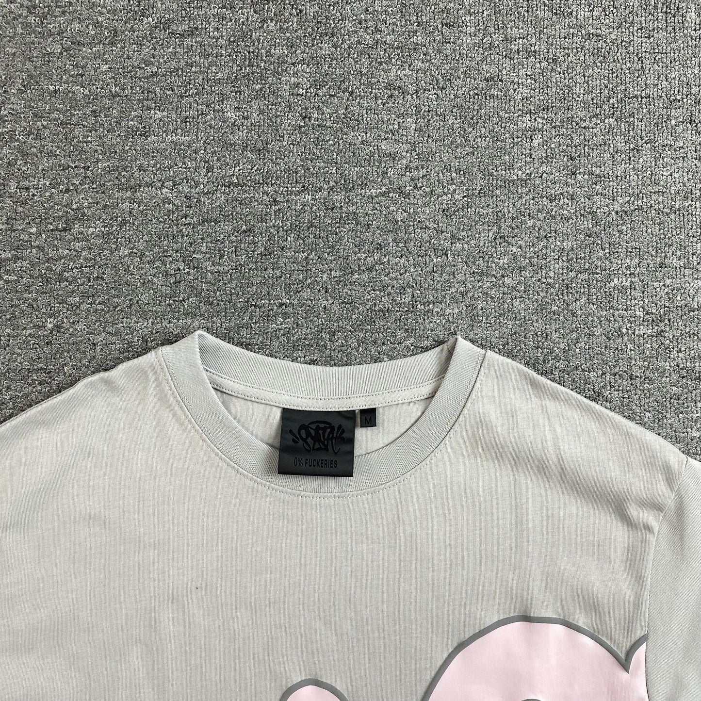 SYNA WORLD T-SHIRT GREY PINK - Vanté®