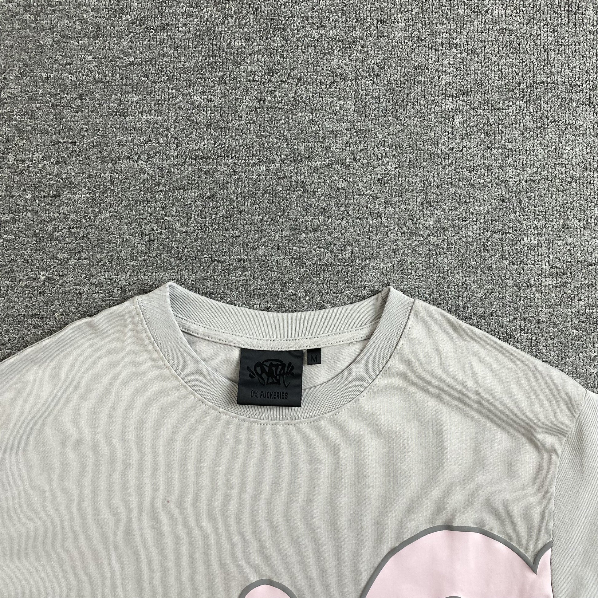 SYNA WORLD T-SHIRT GREY PINK - Vanté®