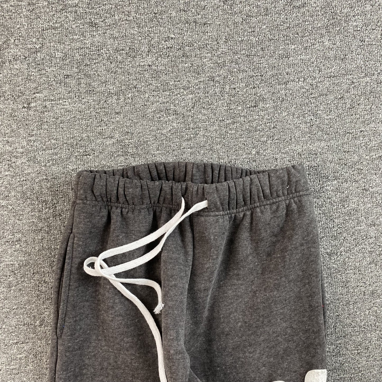 SYNA WORLD SWEATPANTS GREY - Vanté®
