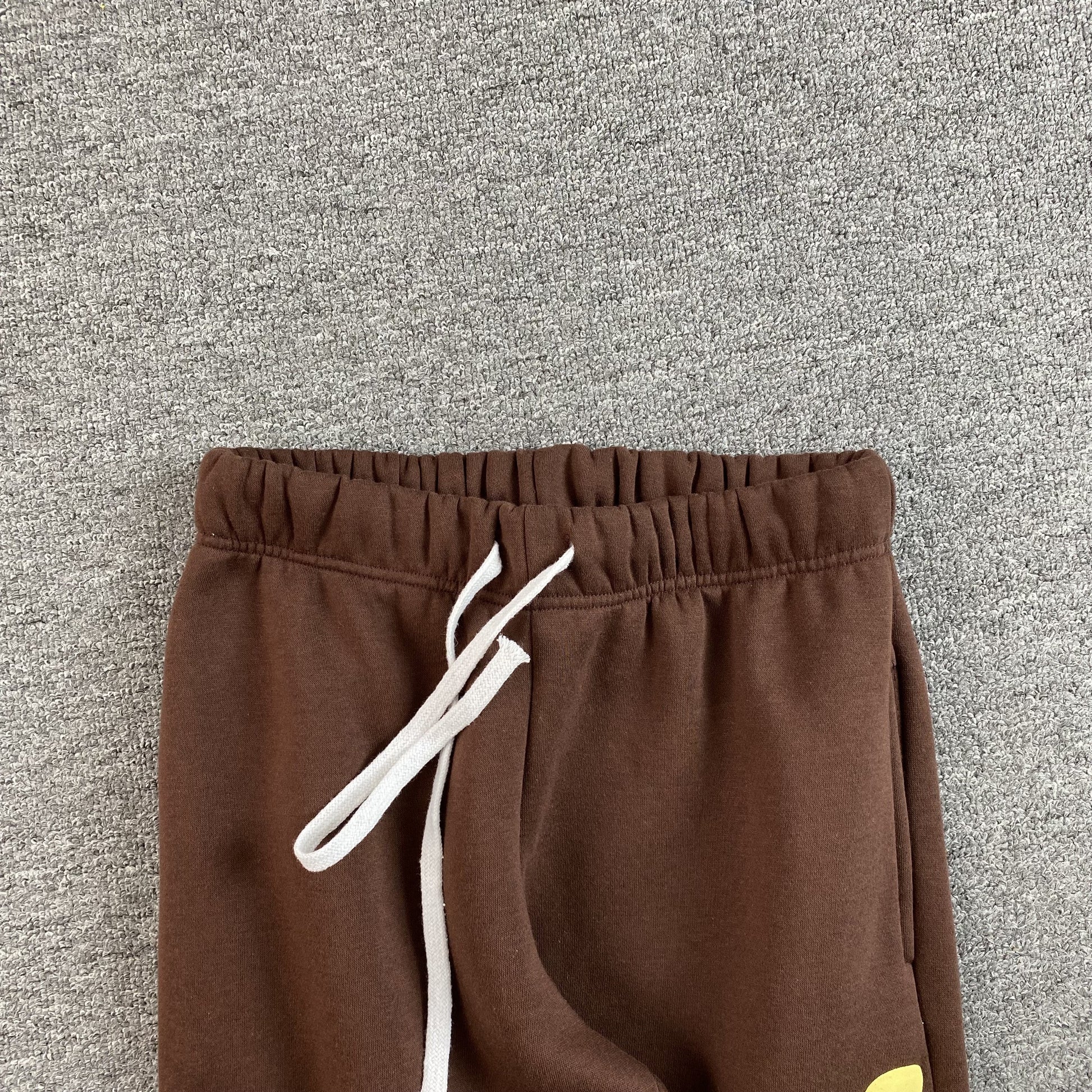 SYNA WORLD SWEATPANTS BROWN - Vanté®
