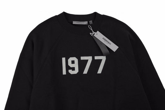 Essentials Sweatshirt - Vanté®