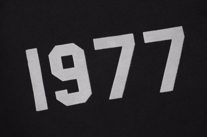 Essentials Sweatshirt - Vanté®