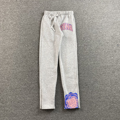 SYNA WORLD COLLEGE SWEATPANTS GREY - Vanté®