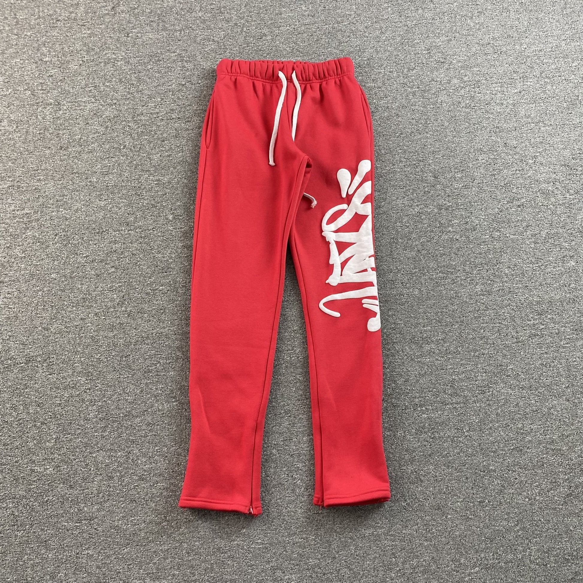 SYNA WORLD SWEATPANTS RED - Vanté®