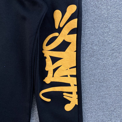 SYNA WORLD SWEATPANTS BLACK - Vanté®