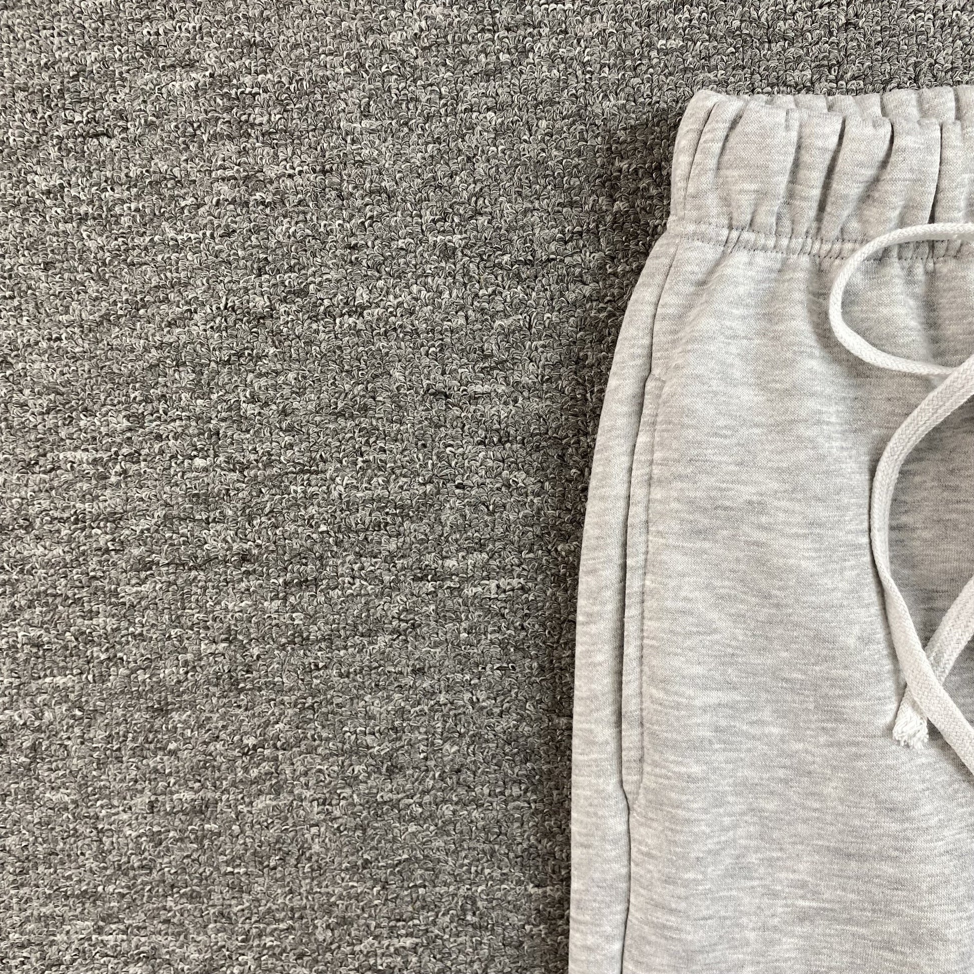 SYNA WORLD COLLEGE SWEATPANTS GREY - Vanté®