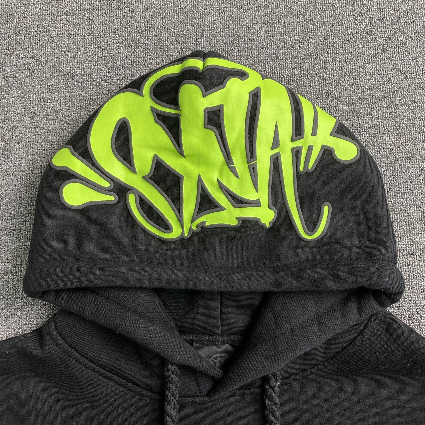 SYNA WORLD HOOD LOGO HOODIE BLACK - Vanté®