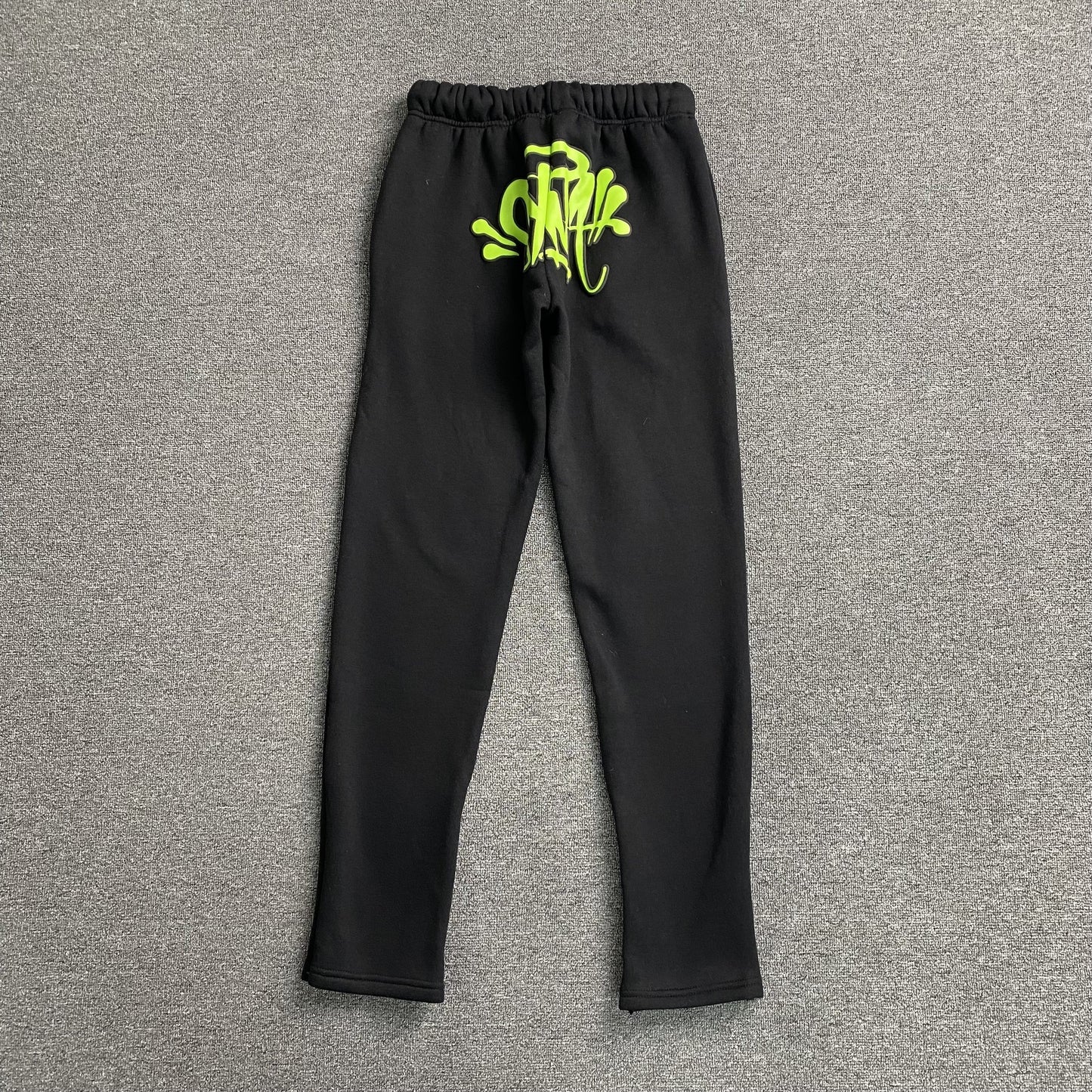 SYNA WORLD SYNA LOGO SWEATPANTS BLACK - Vanté®