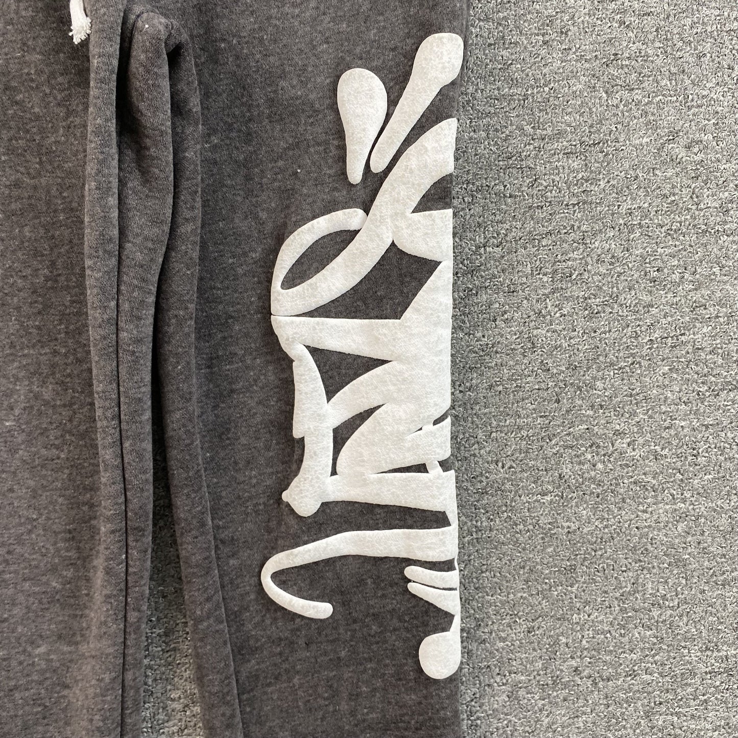SYNA WORLD SWEATPANTS GREY - Vanté®
