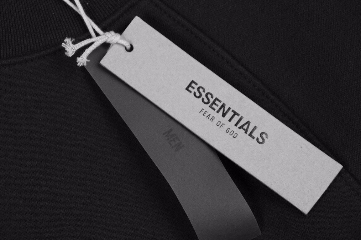 Essentials Sweatshirt - Vanté®