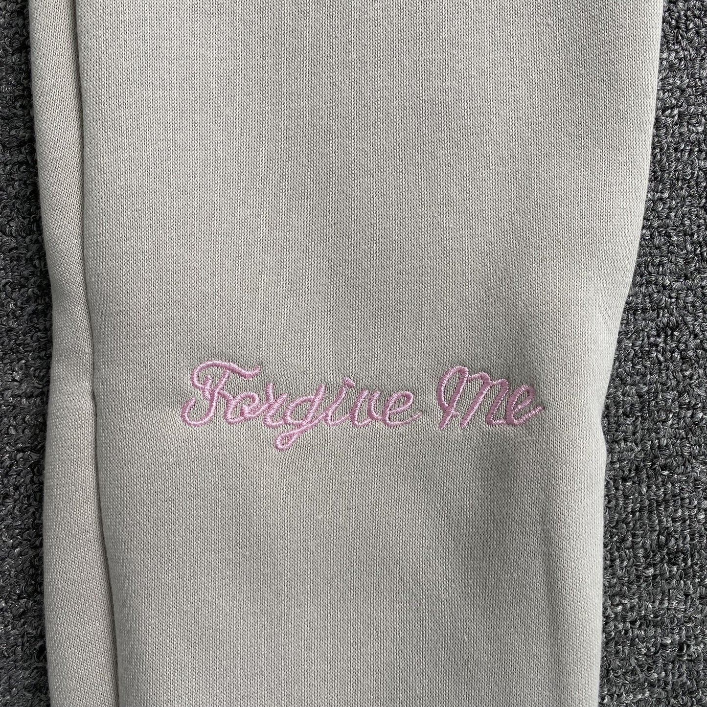SYNA WORLD SYNA LOGO SWEATPANTS GREY PINK - Vanté®