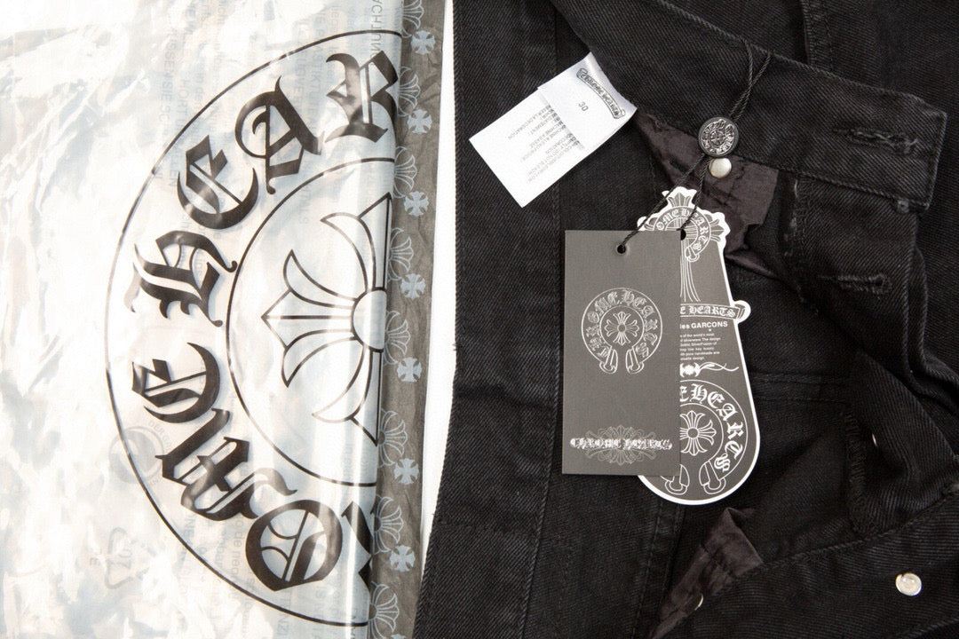 CHROME HEARTS BLACK CROSS PATCH JEANS BLACK - Vanté®