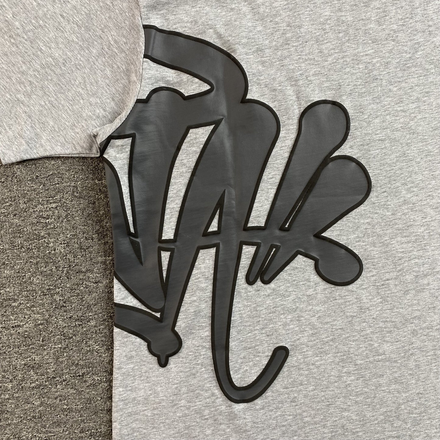 SYNA WORLD T-SHIRT GREY - Vanté®