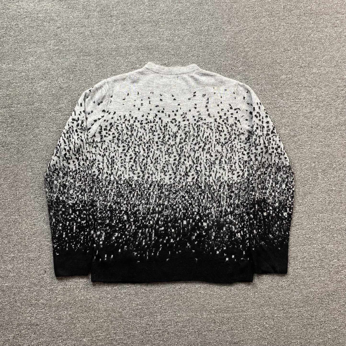 AMIRI STAGGERED GRADIANT CREWNECK GREY - Vanté®