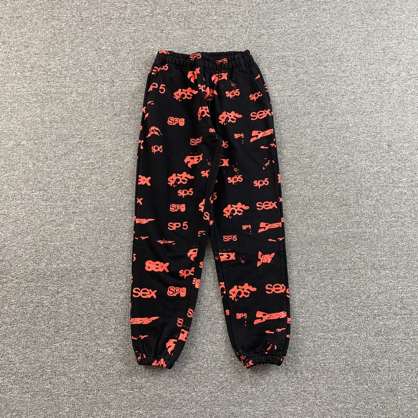 SP5DER SEX AOP SWEATPANTS BLACK - Vanté®
