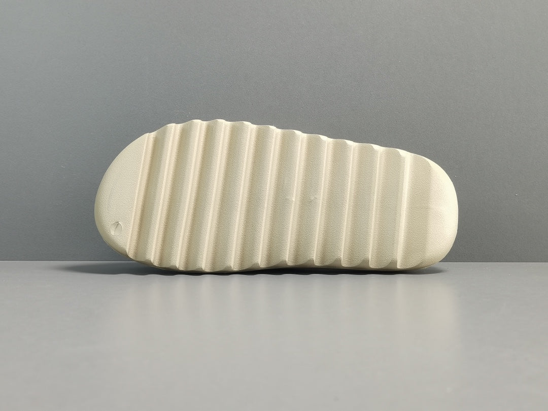 ADIDAS YEEZY SLIDE x BONE - Vanté®