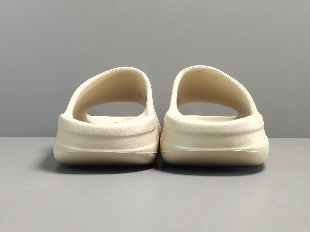 ADIDAS YEEZY SLIDE x BONE - Vanté®