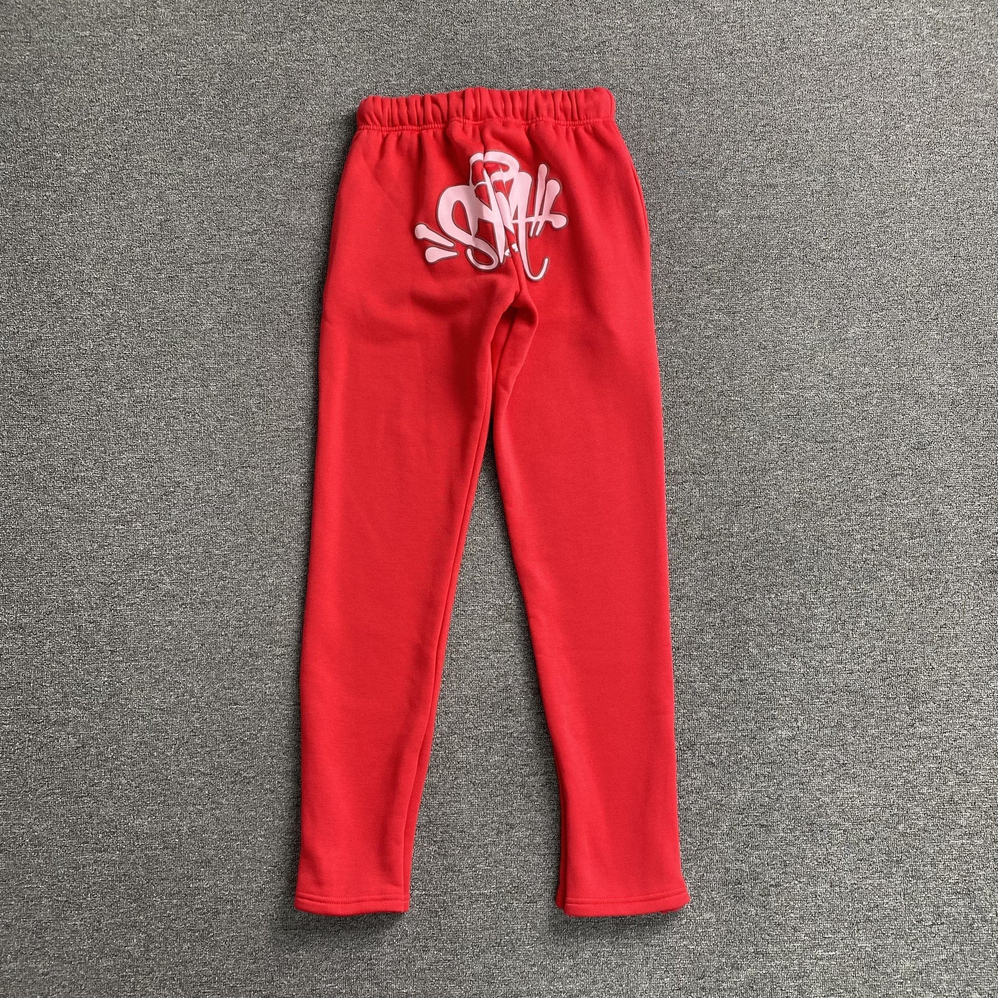 SYNA WORLD SYNA LOGO SWEATPANTS RED - Vanté®