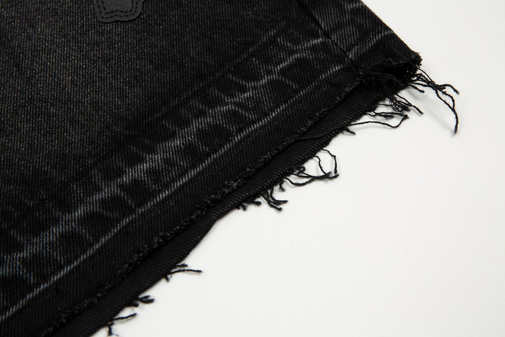 CHROME HEARTS BLACK CROSS PATCH JORTS BLACK - Vanté®