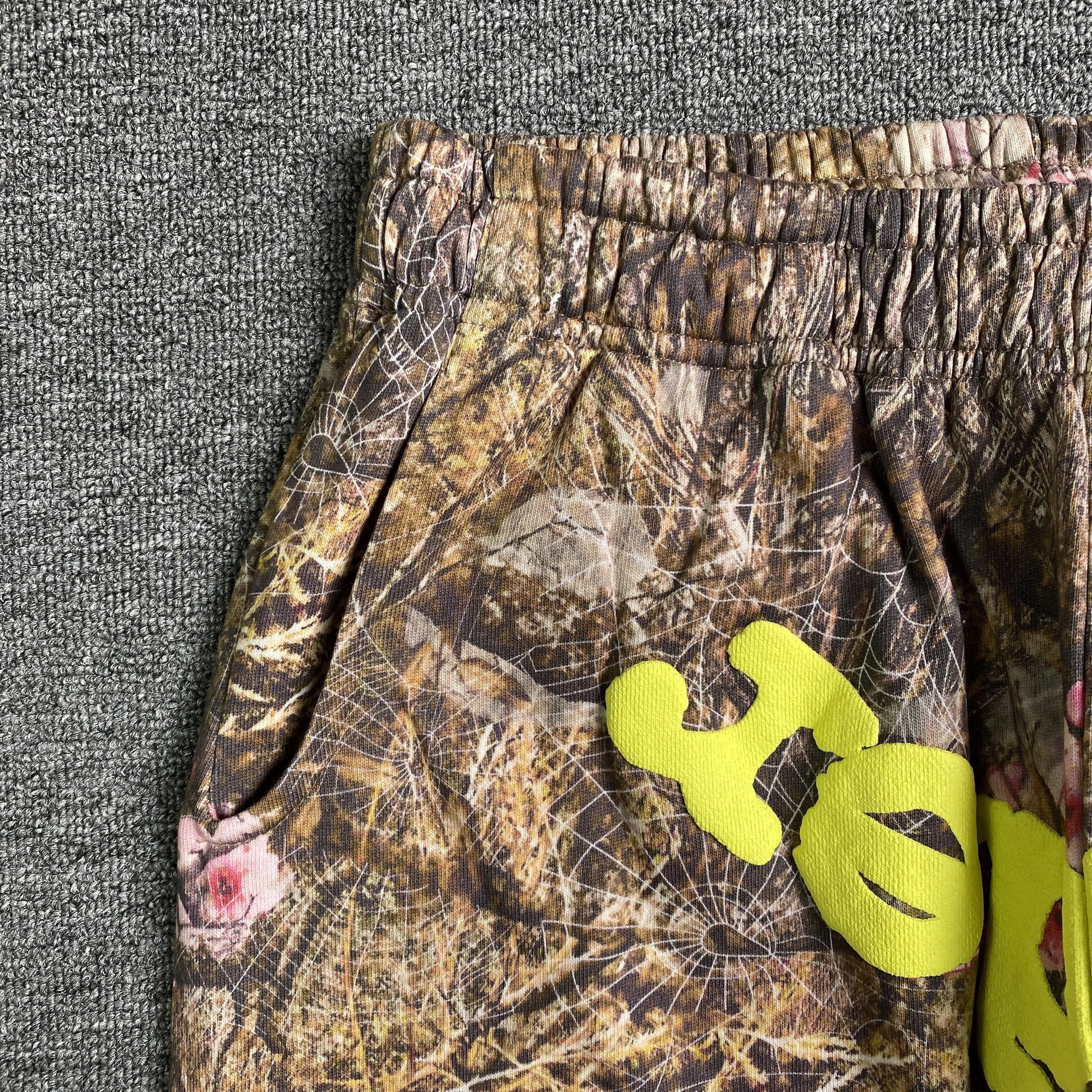 SP5DER REAL TREE OG WEB SWEATPANTS CAMO - Vanté®