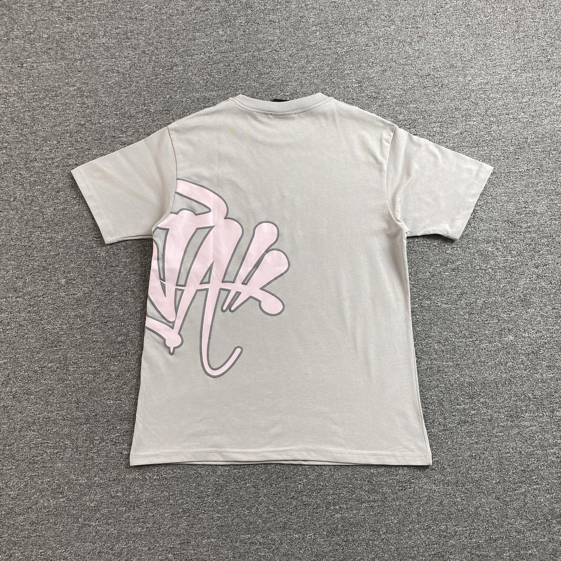 SYNA WORLD T-SHIRT GREY PINK - Vanté®